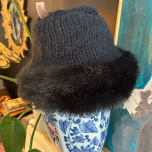 Vintage Aris Acrylic Faux Fur Trim Winter Hat Black NWT